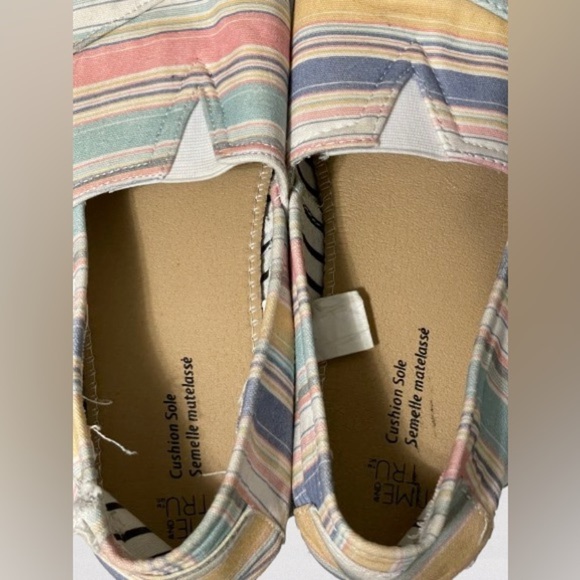 Time and Tru Women’s multicolour Slip on Shoes- Linen Size 8 - Picture 3 of 4
